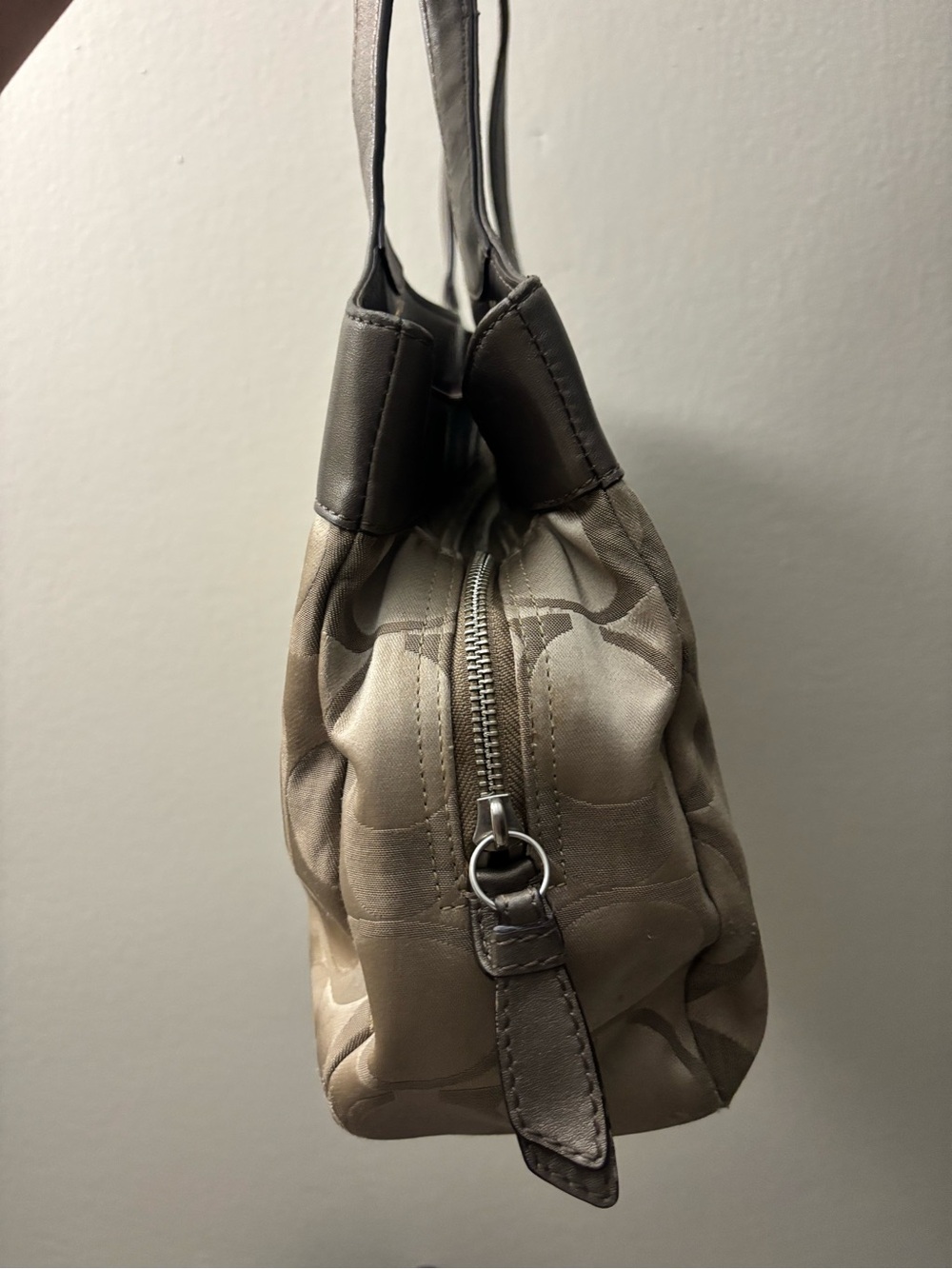 Coach Lexi Signature Shoulder Bag - Picture 3 of 13